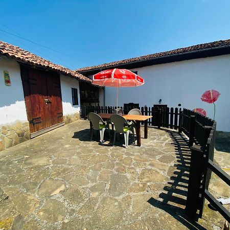 Lavender And Poppy Cottages Bebrovo Exterior foto